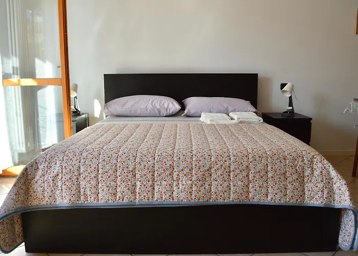 Santa Viola Marconi Blq * بولونيا