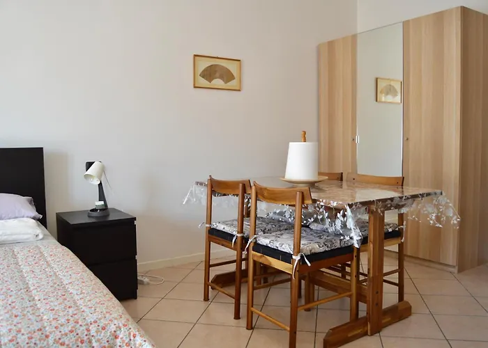 Santa Viola Marconi Blq * بولونيا