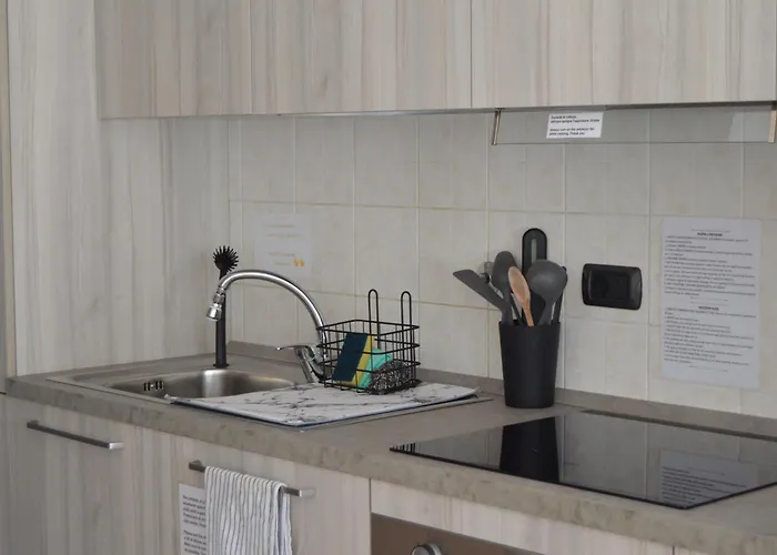 Santa Viola Marconi Blq * بولونيا