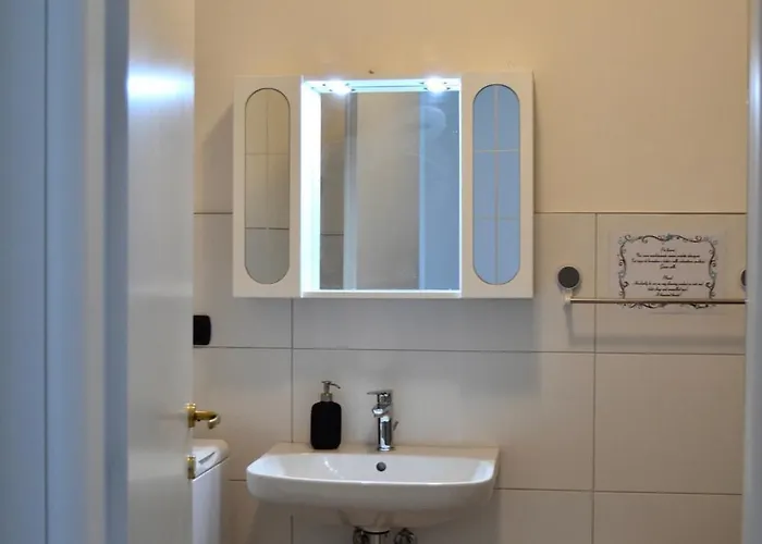 Santa Viola Marconi Blq * بولونيا